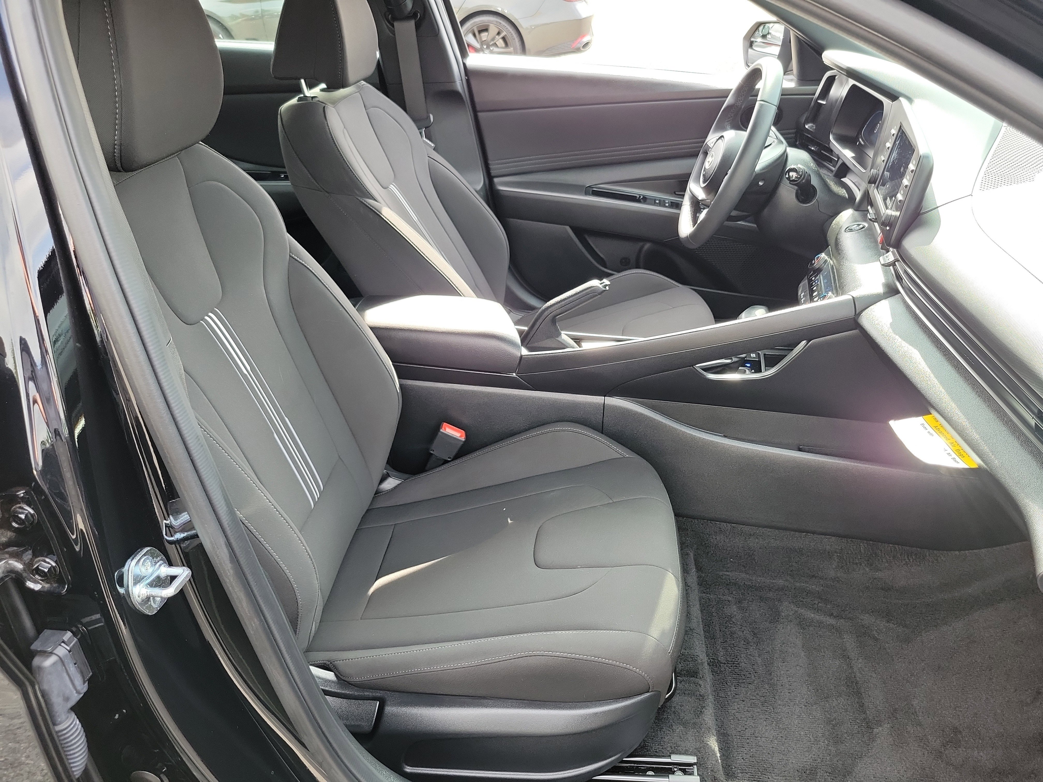 Certified 2025 Hyundai Elantra Sport w/ Cargo Package image 17