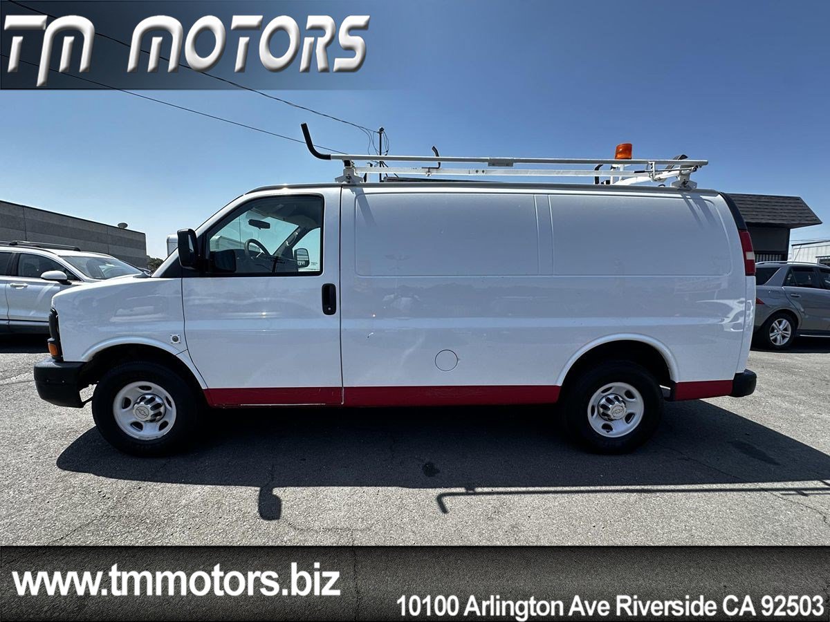 Used 2011 Chevrolet Express 2500 RWD image 3
