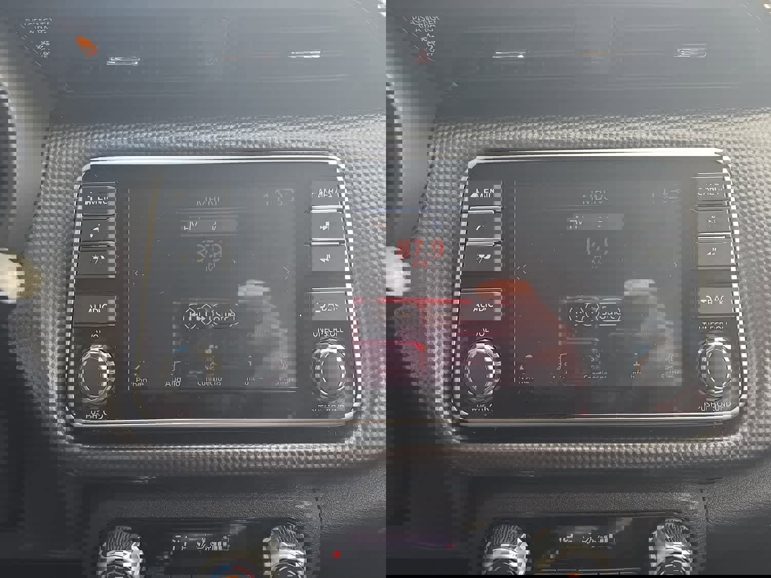 Used 2020 Nissan Kicks SV image 9