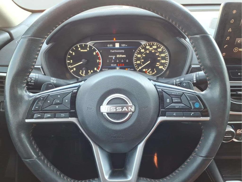 Used 2024 Nissan Altima 2.0 SR FWD image 13