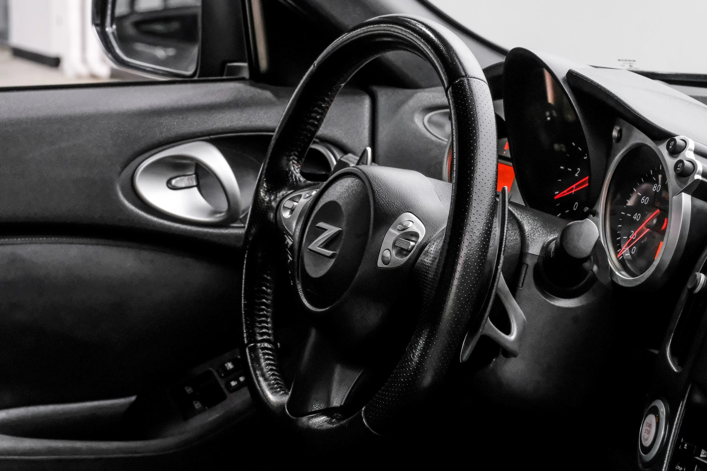 Used 2012 Nissan 370Z Touring w/ Sport Pkg RWD image 22