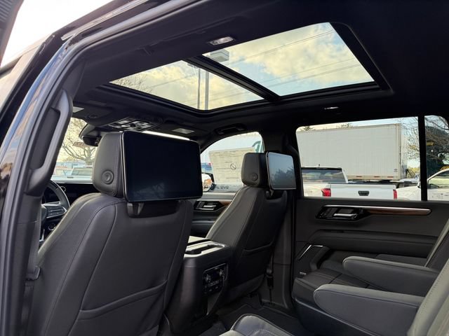 New 2026 Chevrolet Suburban High Country AWD/4WD image 32
