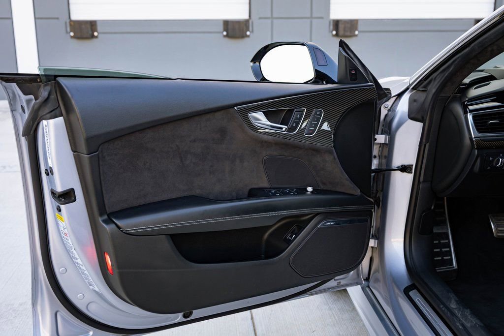 Used 2017 Audi RS 7 Prestige w/ Carbon-Optic Package image 17