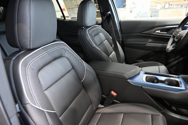 New 2026 Chevrolet Equinox EV LT w/ Convenience Package II image 8