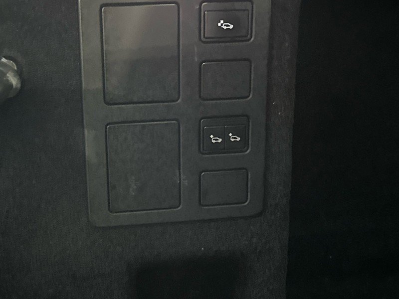 Used 2017 Land Rover Discovery HSE image 86