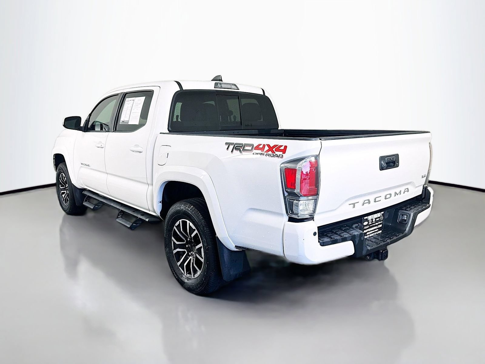 Used 2020 Toyota Tacoma TRD Sport w/ Technology Package AWD/4WD image 5