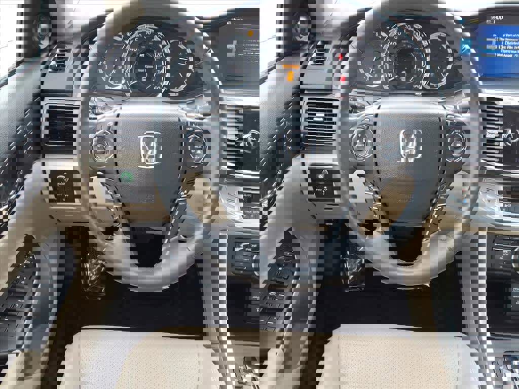 Used 2015 Honda Accord Touring image 8