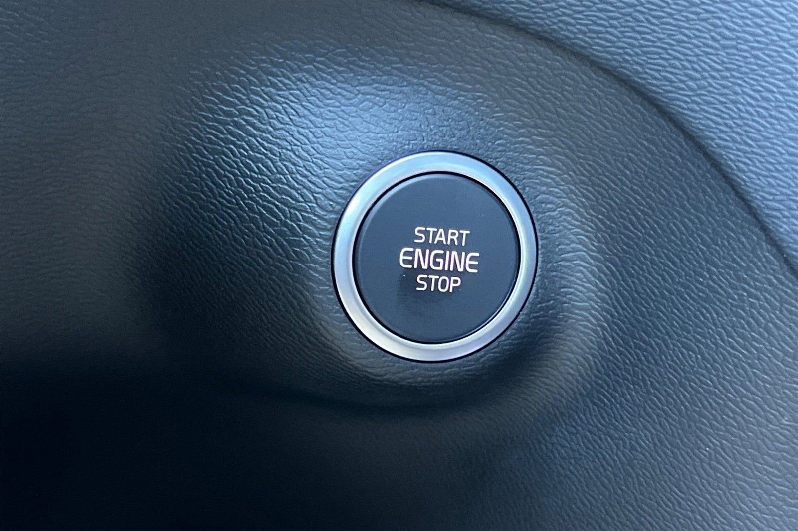 New 2026 Volvo XC40 B5 Ultra w/ Climate Package image 21