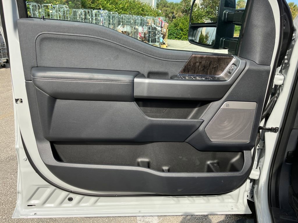 New 2026 Ford F250 Lariat w/ Black Appearance Package image 22