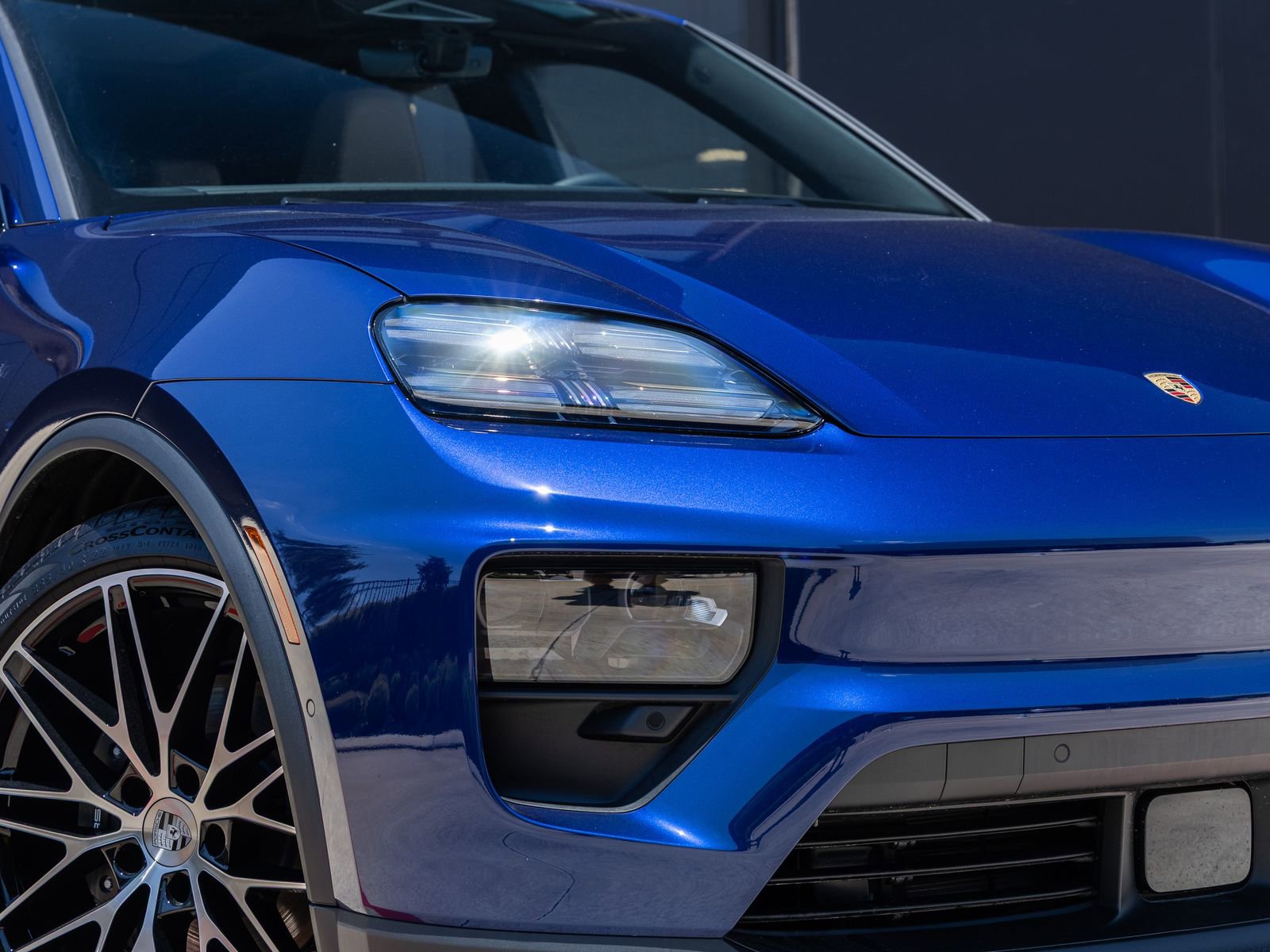 New 2025 Porsche Macan Electric RWD image 18