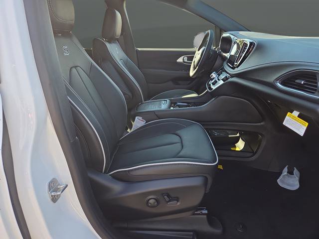 New 2026 Chrysler Pacifica Limited w/ S Appearance Package image 33