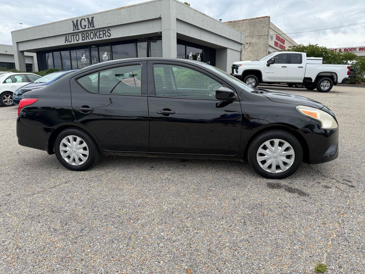 Used 2017 Nissan Versa S Plus FWD image 18