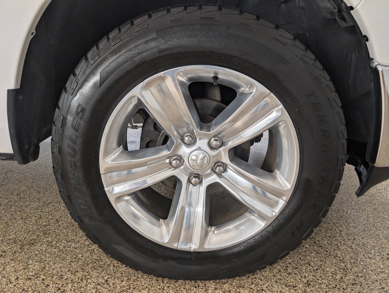 Used 2019 RAM 1500 Classic SLT w/ SLT Plus D←cor Group AWD/4WD image 20