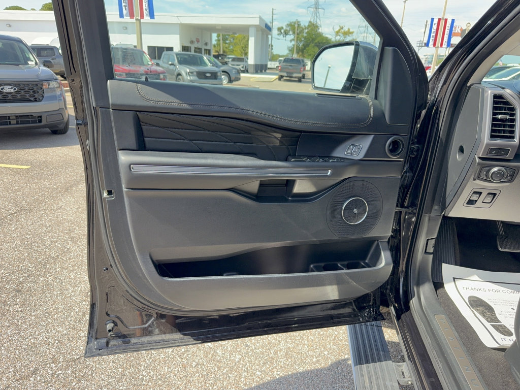 Certified 2021 Ford Expedition Platinum AWD/4WD image 8