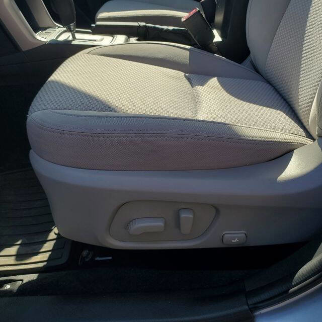 Used 2015 Subaru Forester 2.5i Premium w/ All-Weather Package image 13