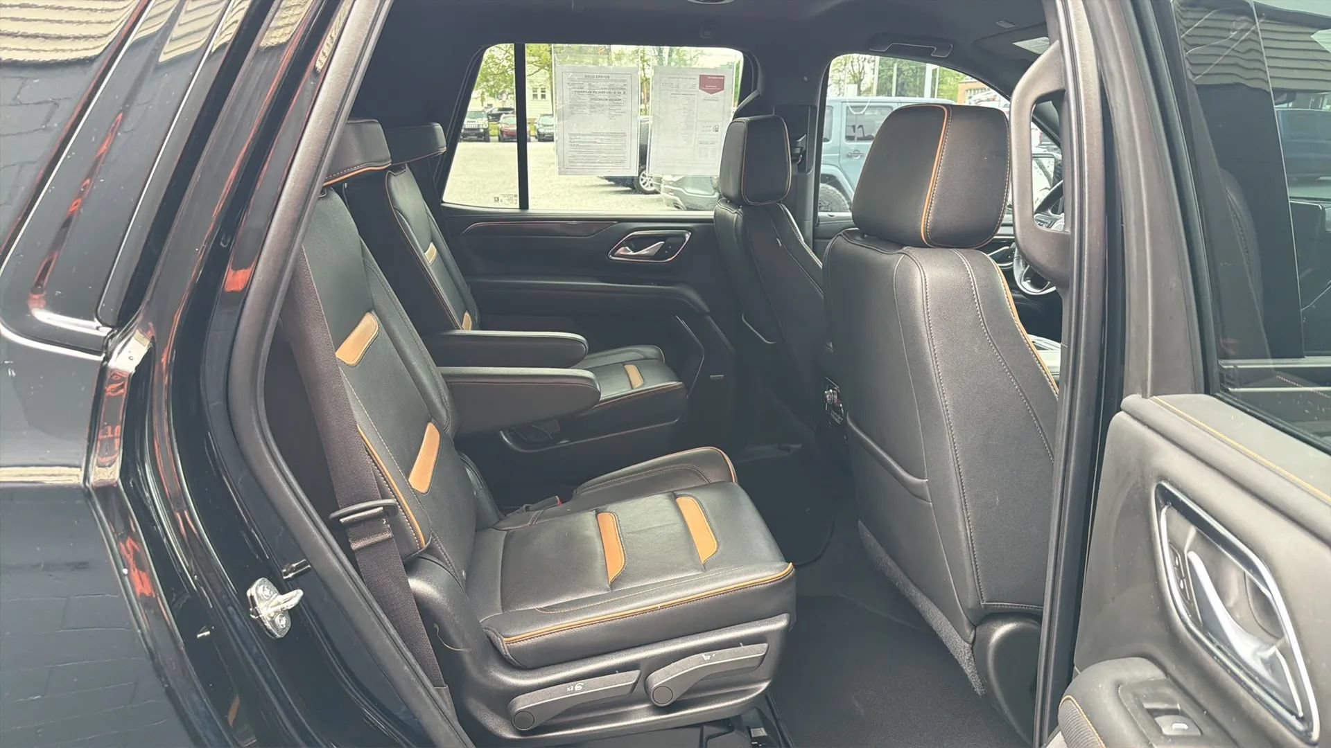 Used 2022 GMC Yukon AT4 AWD/4WD image 14