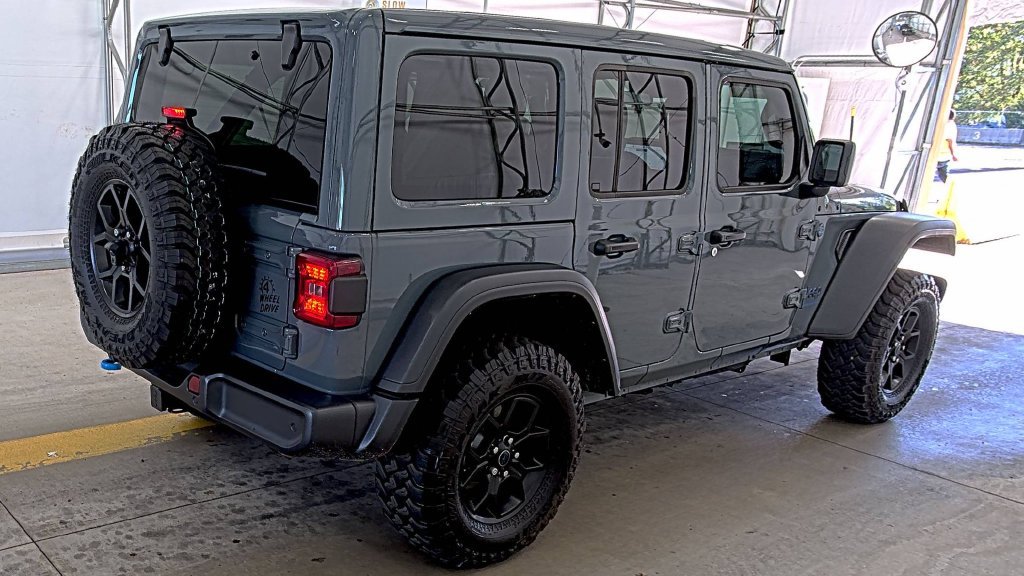 Used 2024 Jeep Wrangler Unlimited AWD/4WD image 2