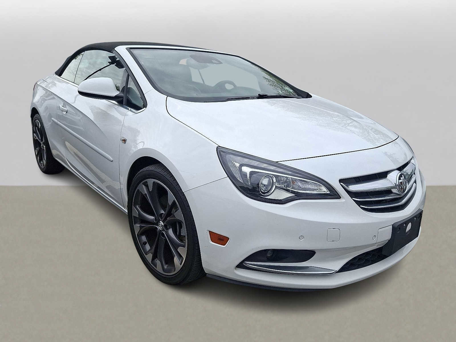 Used 2018 Buick Cascada Premium FWD image 2