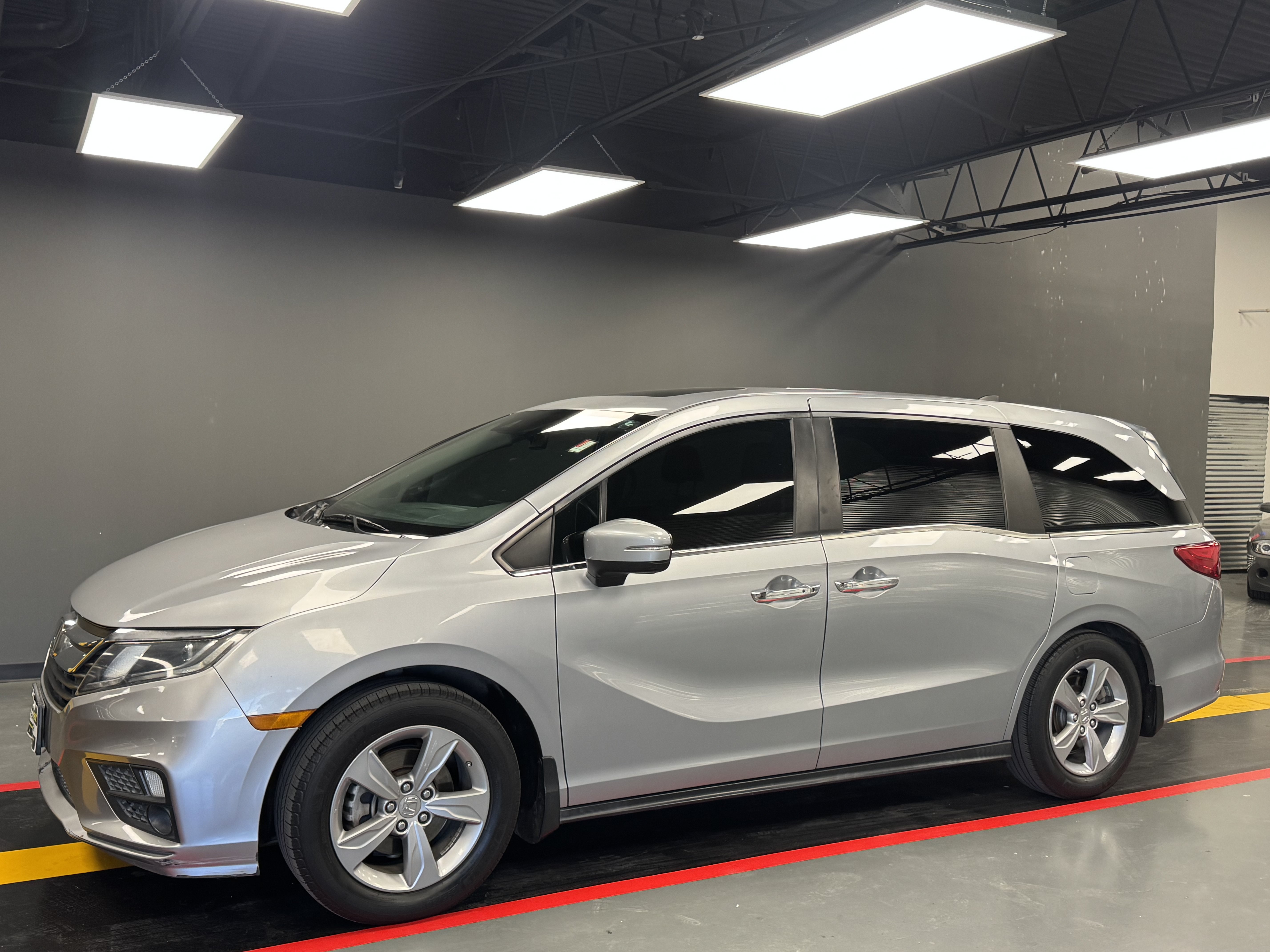 Used 2018 Honda Odyssey EX-L image 2