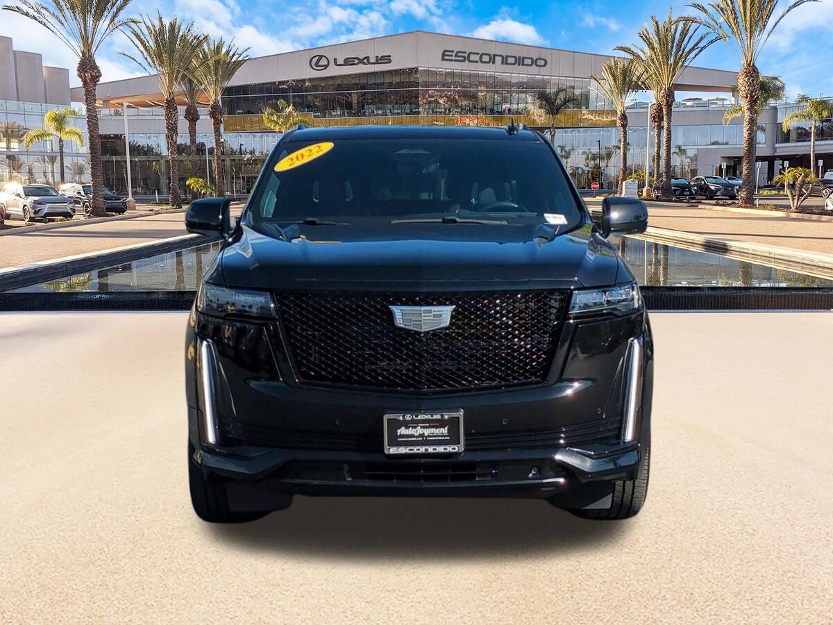 Used 2022 Cadillac Escalade Sport Platinum w/ Heavy-Duty Trailer Package AWD/4WD image 2
