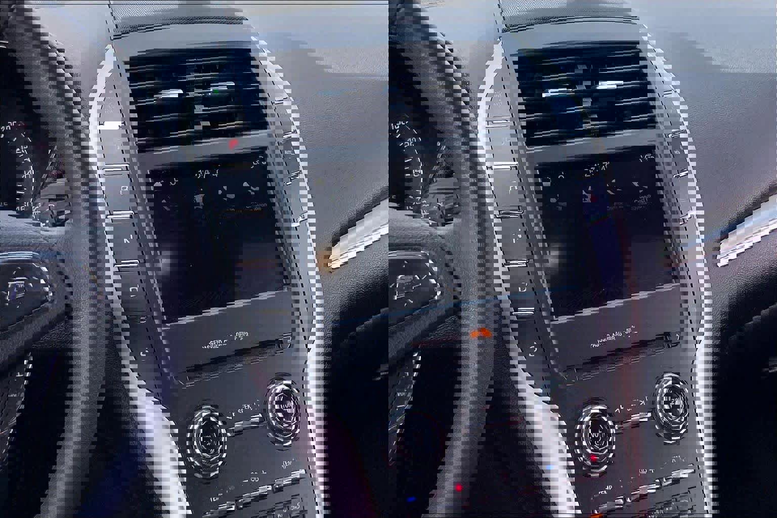 Used 2018 Lincoln MKC Premiere image 7