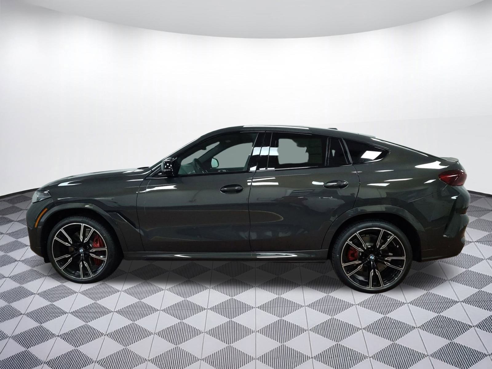 New 2026 BMW X6 M60i image 2
