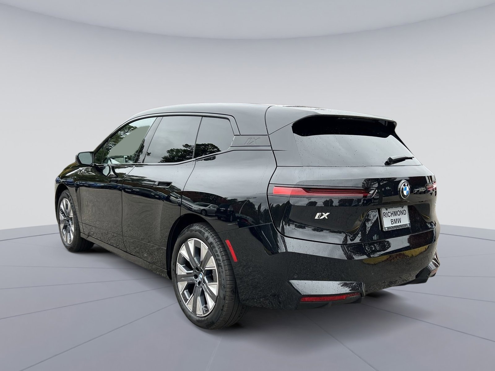 New 2026 BMW iX xDrive60 image 3