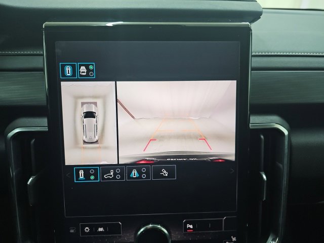 Used 2025 GMC Acadia Elevation image 3