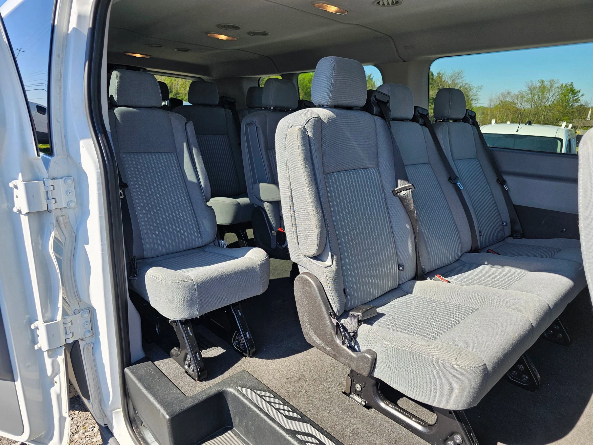 Used 2015 Ford Transit 350 XLT RWD image 8