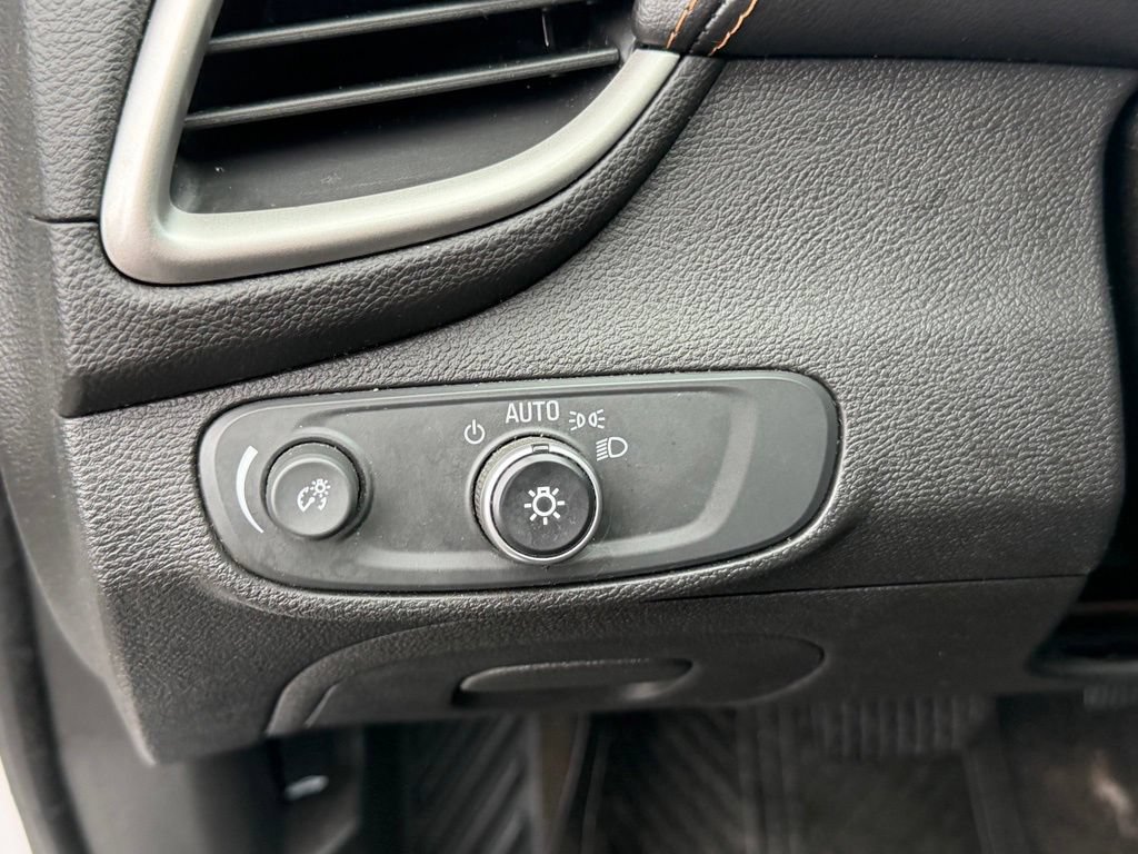 Used 2019 Chevrolet Trax LS w/ Air And Auto Package FWD image 21