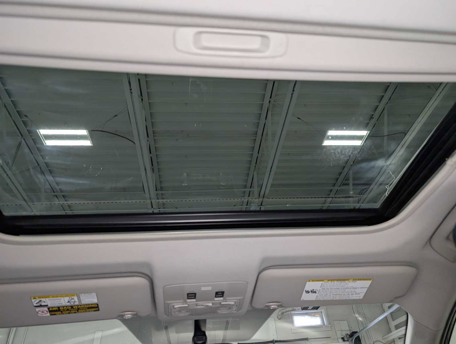 Used 2013 Toyota RAV4 XLE image 17