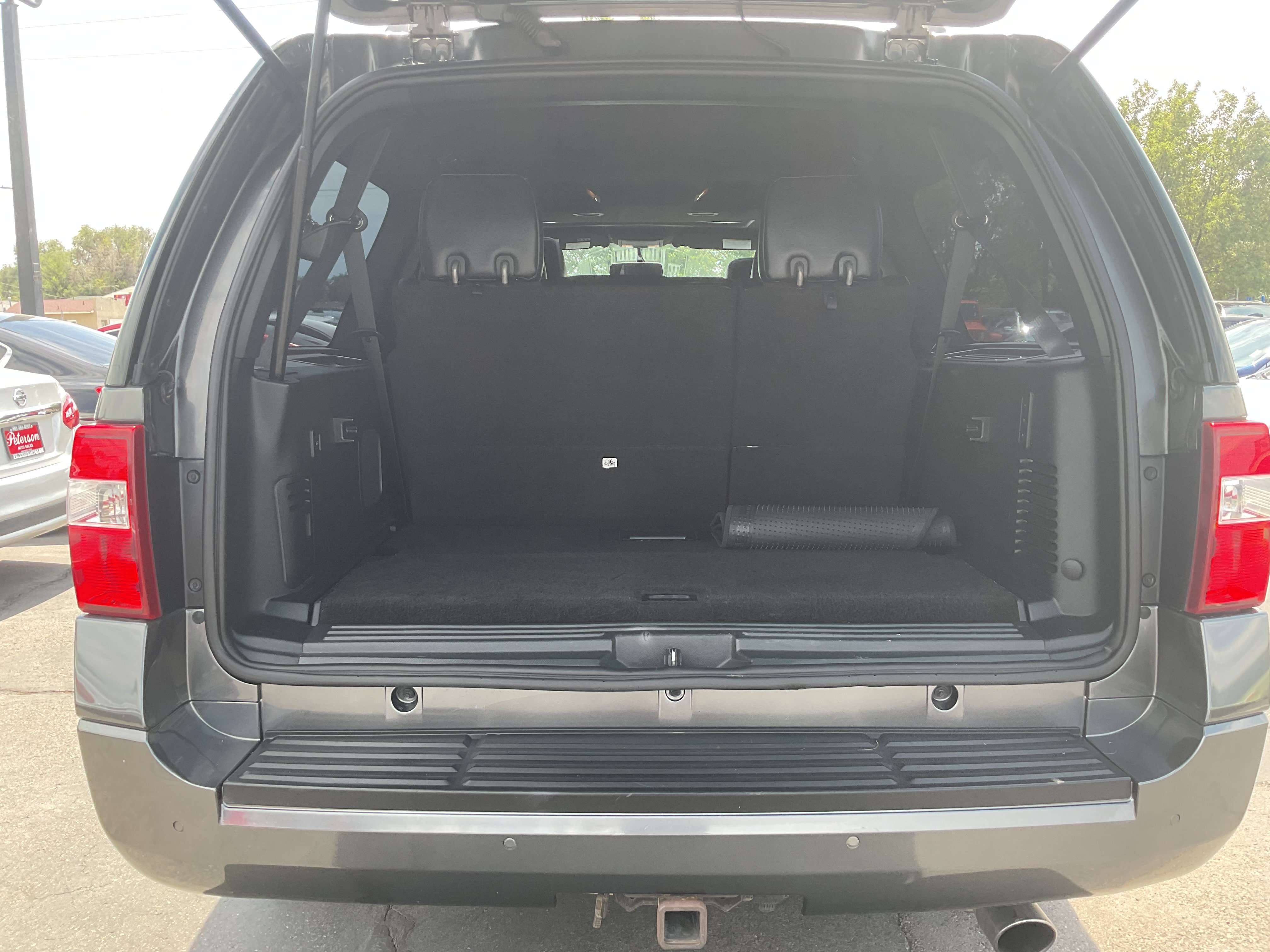 Used 2016 Ford Expedition EL XLT w/ Equipment Group 202A AWD/4WD image 9