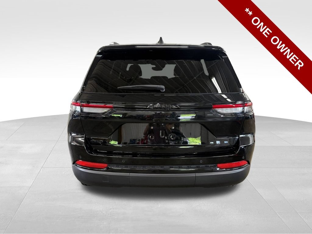Used 2024 Jeep Grand Cherokee Altitude AWD/4WD image 4