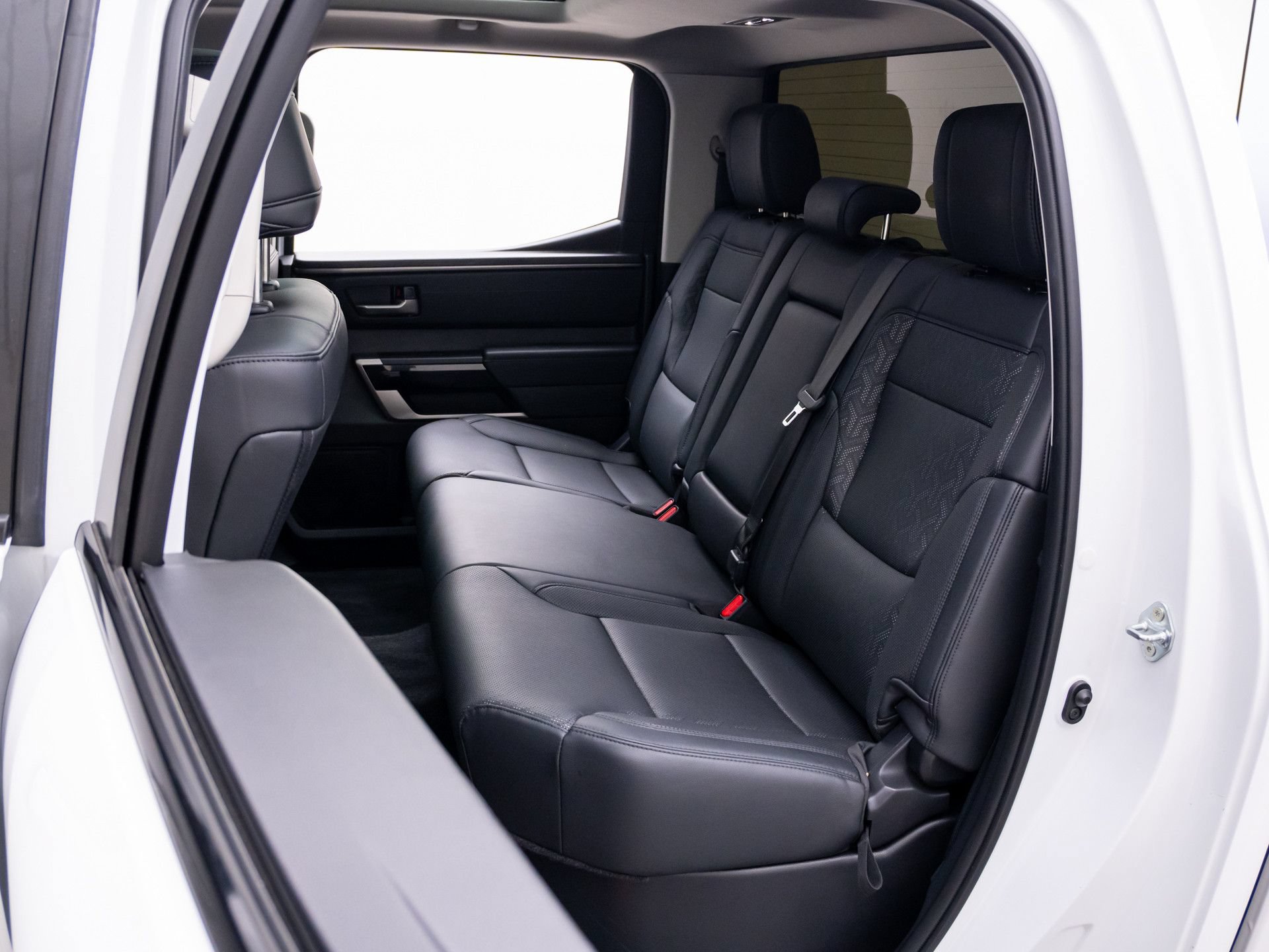 Used 2024 Toyota Tundra Limited AWD/4WD image 17
