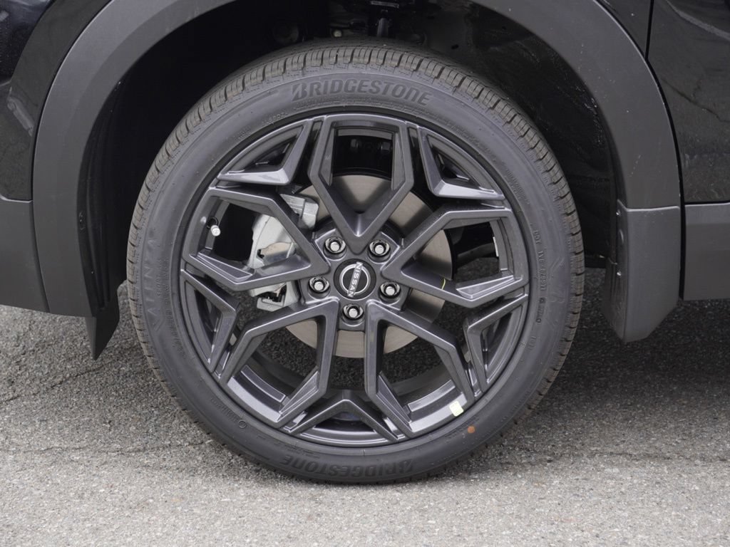 New 2026 Nissan Kicks SR FWD image 7
