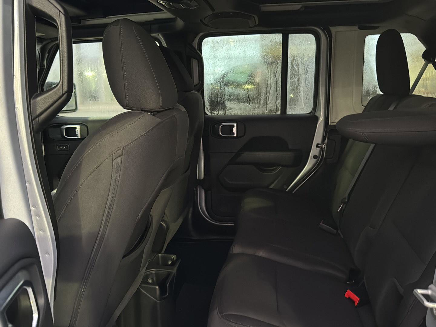 Used 2022 Jeep Wrangler Unlimited Sahara w/ Cold Weather Group image 9