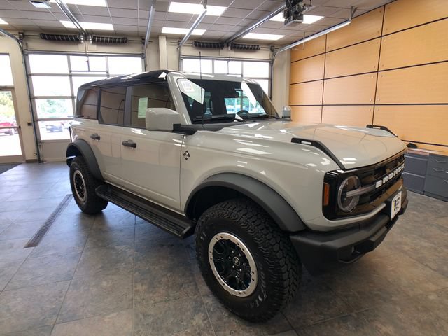 New 2026 Ford Bronco Outer Banks w/ Sasquatch Package