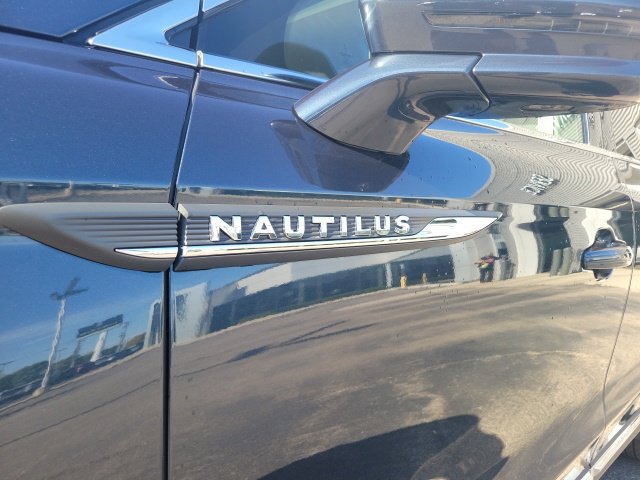 Certified 2023 Lincoln Nautilus AWD w/ Premium Package image 13