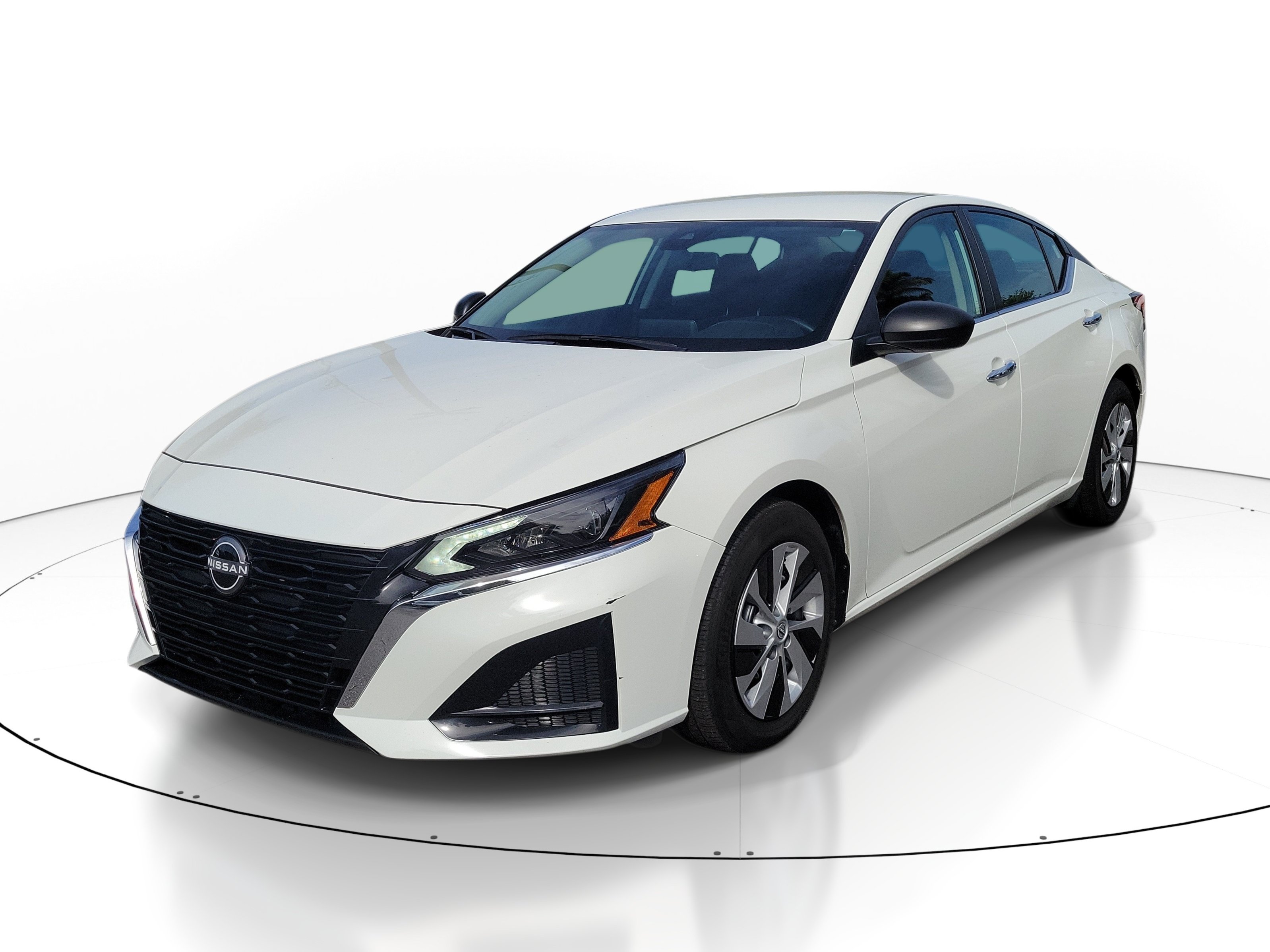 Certified 2025 Nissan Altima 2.5 S FWD image 3