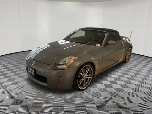 Used 2005 Nissan 350Z Grand Touring RWD image 4
