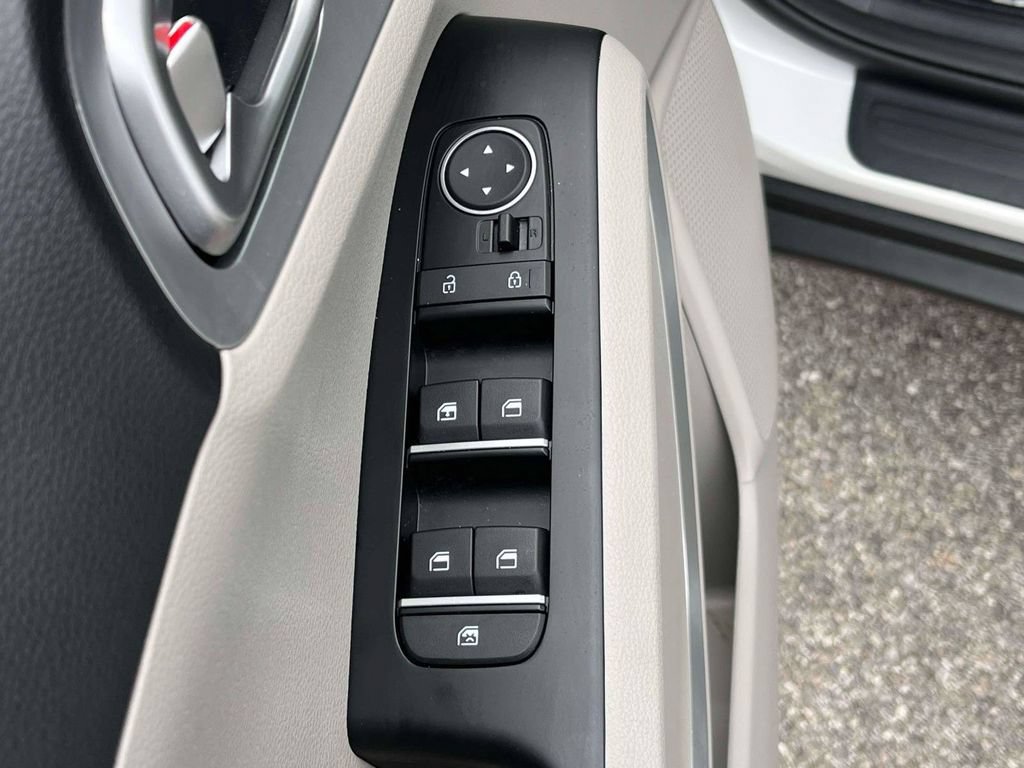 Used 2025 Kia Soul LX w/ LX Technology Package FWD image 14