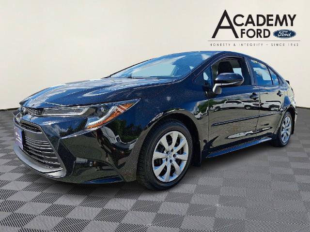 Used 2024 Toyota Corolla LE FWD image 3