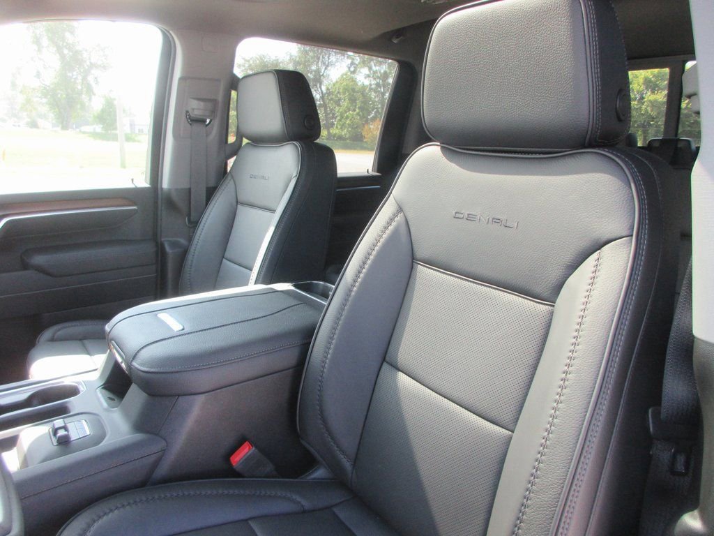 New 2026 GMC Sierra 2500 Denali w/ Denali Reserve Package image 14
