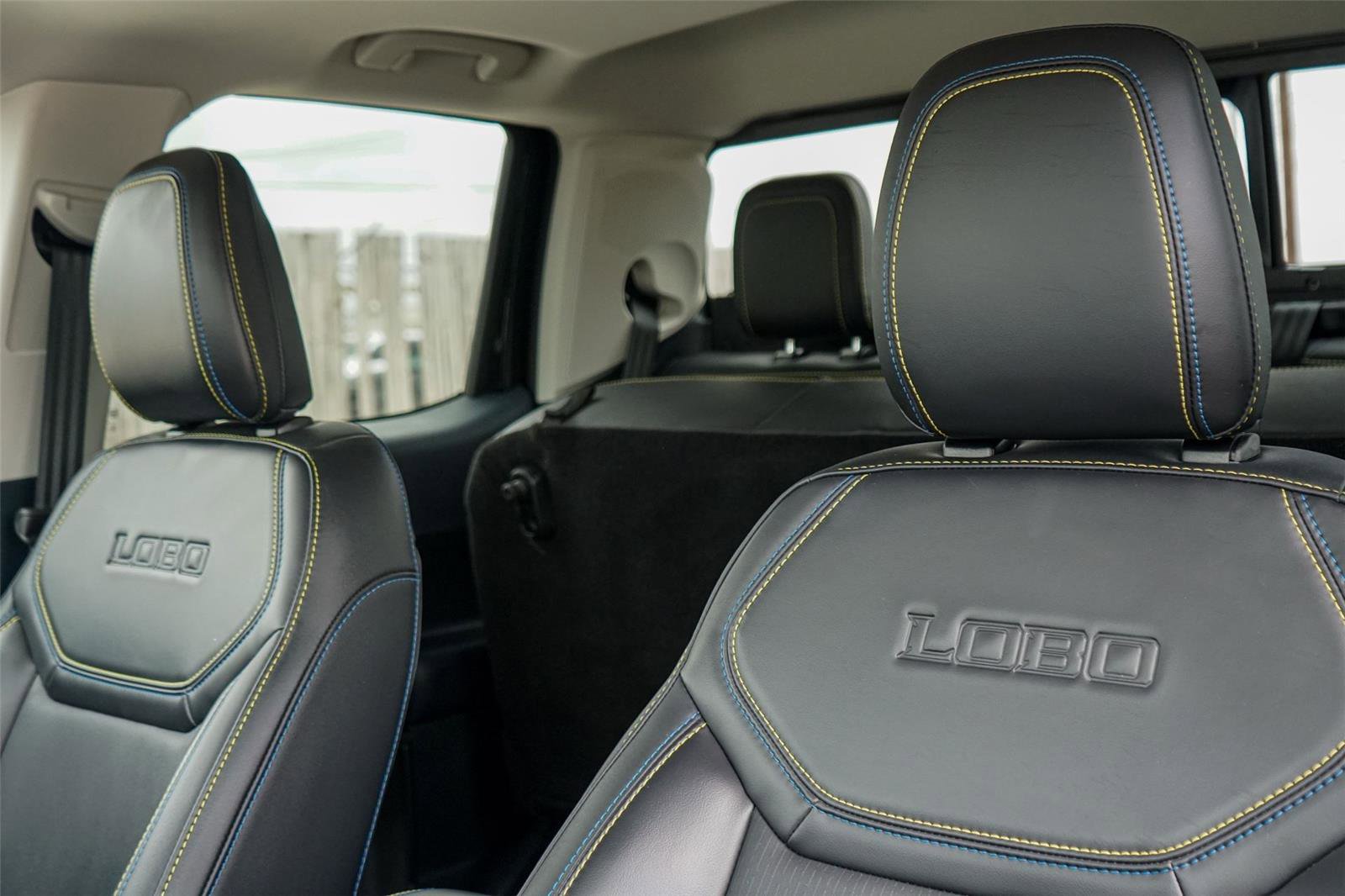 Used 2025 Ford Maverick Lobo image 11