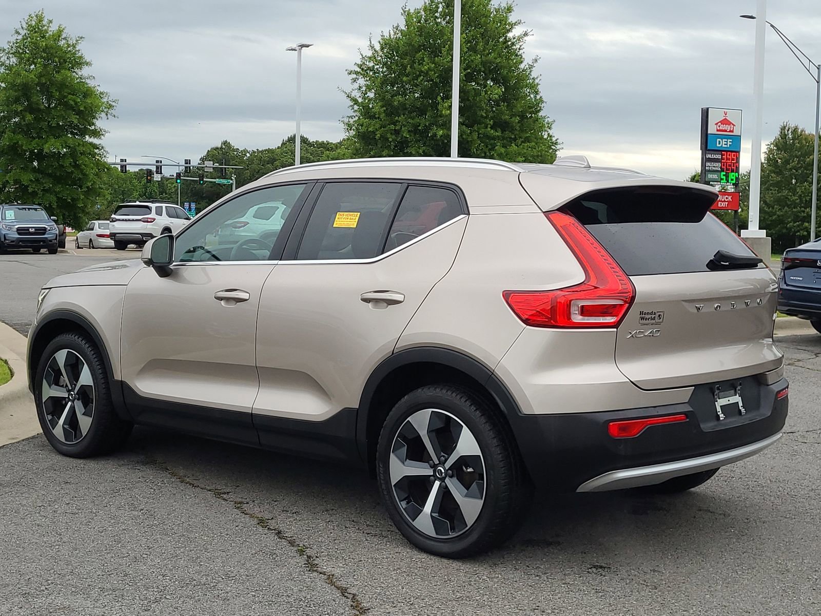 Used 2023 Volvo XC40 B4 Ultimate FWD image 5