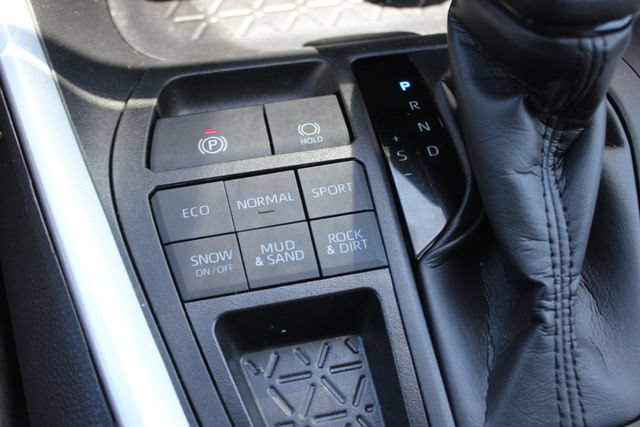 Used 2024 Toyota RAV4 LE AWD/4WD image 10
