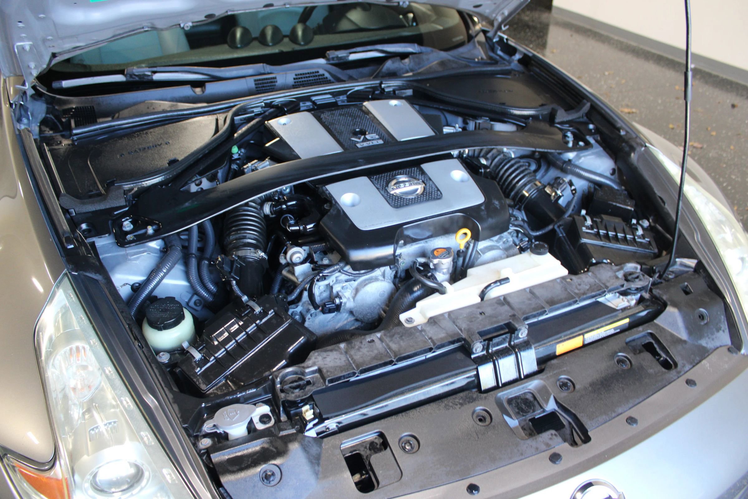 Used 2009 Nissan 370Z Touring w/ Sport Pkg image 24