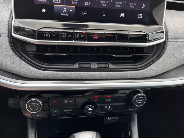 Used 2024 Jeep Compass Latitude AWD/4WD image 18