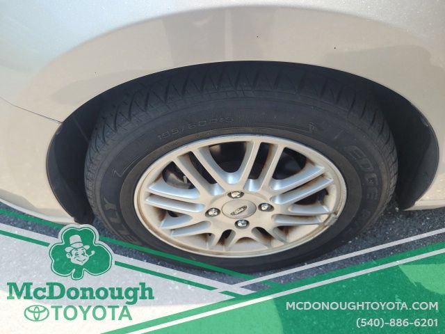 Used 2009 Ford Focus SE FWD image 22