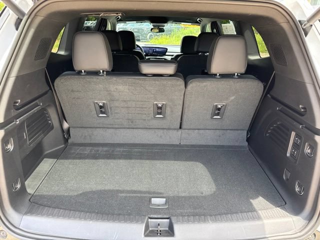 Used 2025 Buick Enclave Sport Touring w/ Power Package FWD image 21